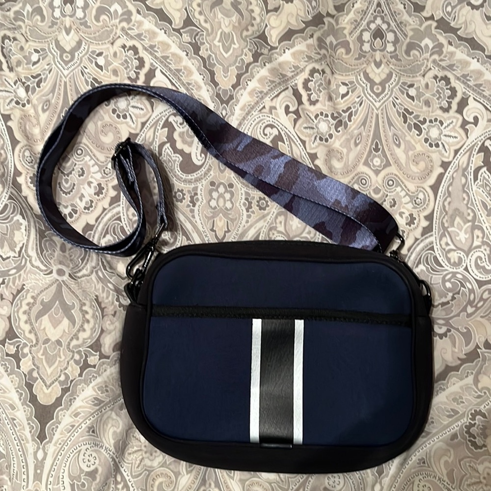 EUC - worn once, Neoprene crossbody